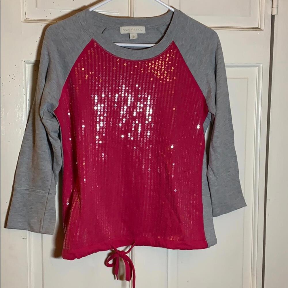 Nicki Minaj L pink grey shirt